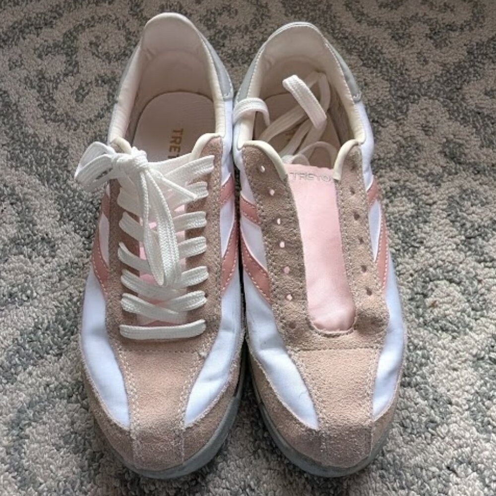 Women's pink suede trim sneaker